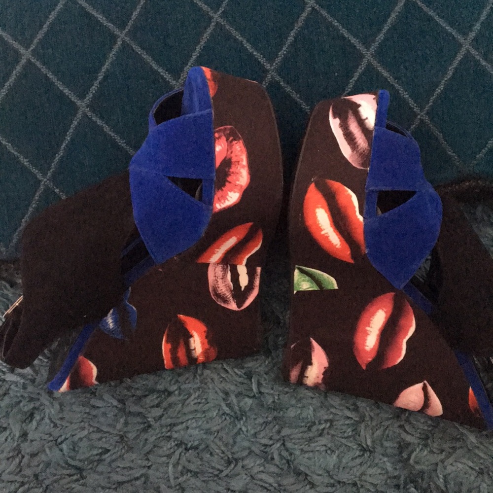 Wedges (heels) - Picture 2 of 3